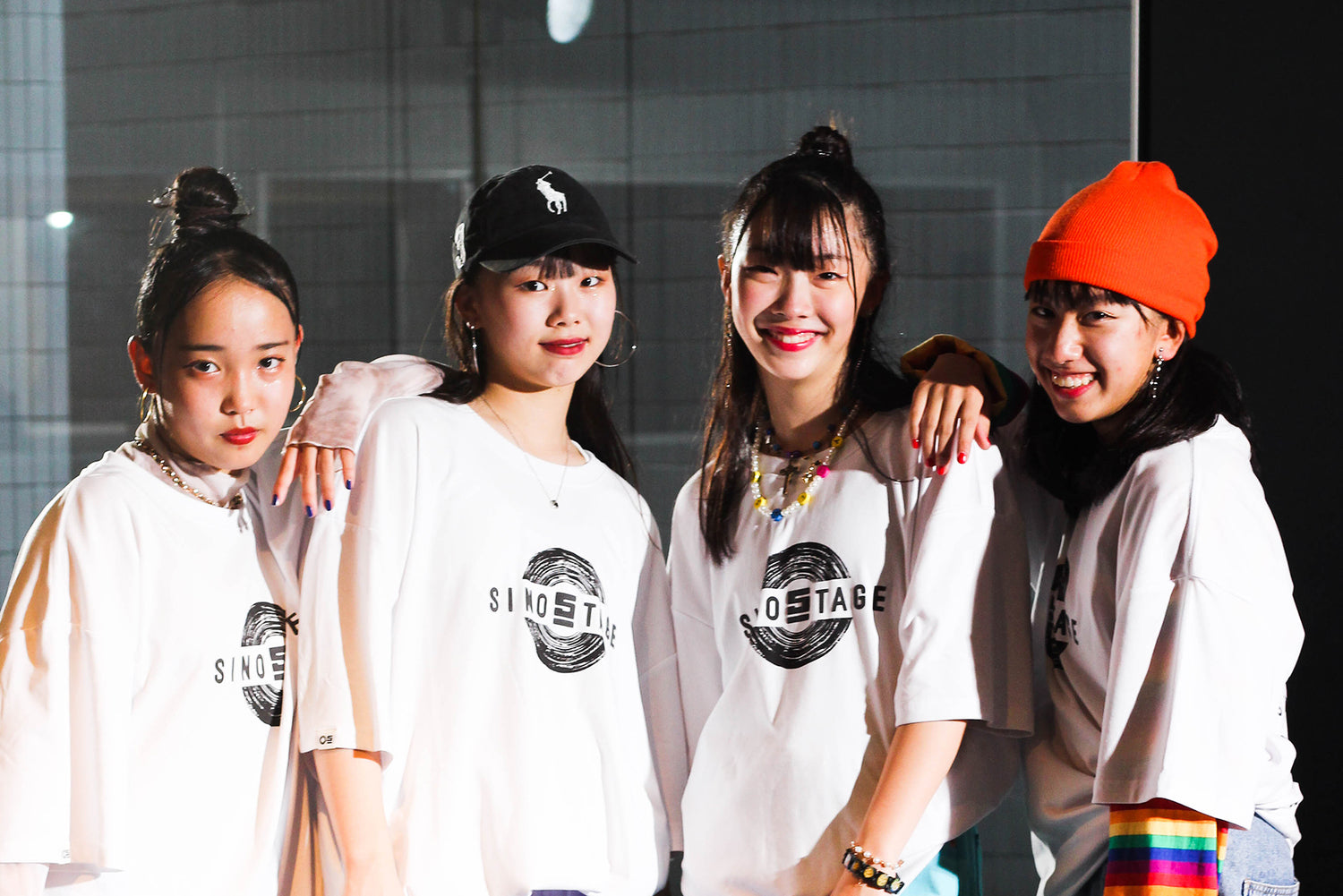 SINOSTAGE × En