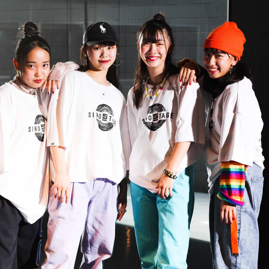 SINOSTAGE × En